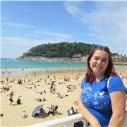 Profesora de inglés para todas las edades de niveles intermedio y básico.